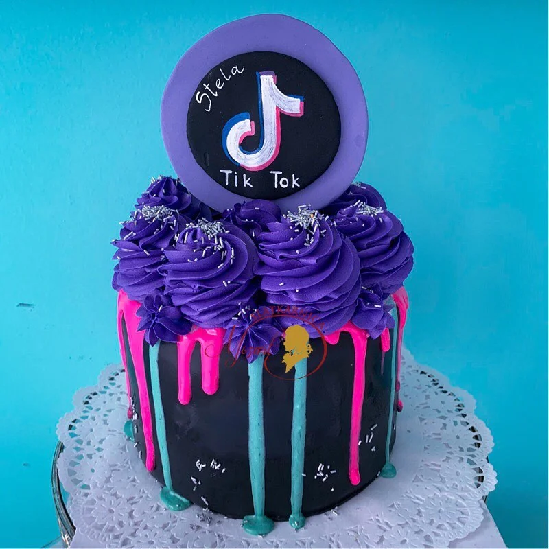 pastel colorido para cumpleaños