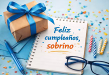 Feliz cumpleaños, sobrino: frases y mensajes listos para copiar Regalo con cinta azul y libreta sobre mesa con confeti, ideas de felicitaciones de cumpleaños para un sobrino