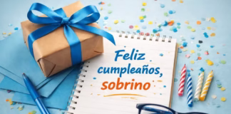 Feliz cumpleaños, sobrino: frases y mensajes listos para copiar Regalo con cinta azul y libreta sobre mesa con confeti, ideas de felicitaciones de cumpleaños para un sobrino